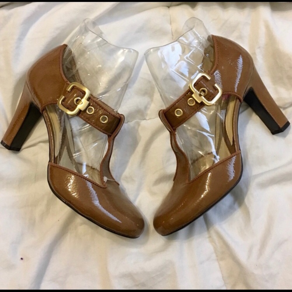 Naturalizer TStrap heels.